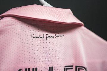 Curiosas banderas de Messi, histórica foto del Inter Miami, invitado especial y las enormes filas previo al debut del “10” en la Leagues Cup