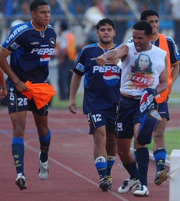 Estas son las imágenes que nunca habías visto de Noel Valladares