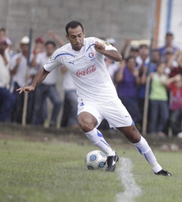 Alineación y DT del Olimpia en su primer juego en la historia del Yankel Rosenthal