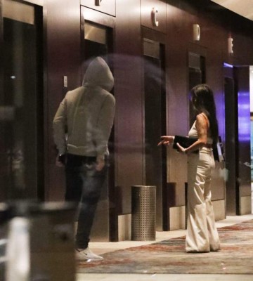 ¡Escándalo! Wayne Rooney, 'cazado' en su hotel con una misteriosa mujer tras una fiesta