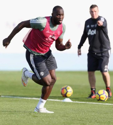 Los futbolistas con los pies más grandes en el mundo: Lo de Lukaku es increíble