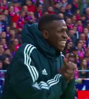 En fotos: El gesto feo de Gareth Bale a hinchas del Atlético y lanzan 'ratas' a Courtois