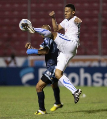 Alineación y DT del Olimpia en su primer juego en la historia del Yankel Rosenthal