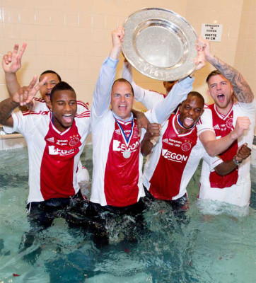 Ajax y la Juventus extiende su reinado en Europa .