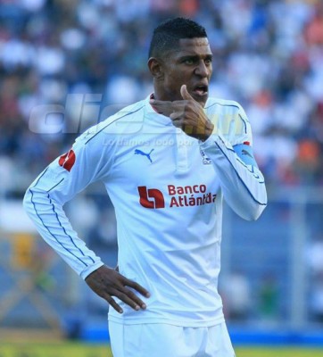 NO VISTE EN TV: ¿Para quién fue? El obsceno gesto de Costly y el reclamo de Claros