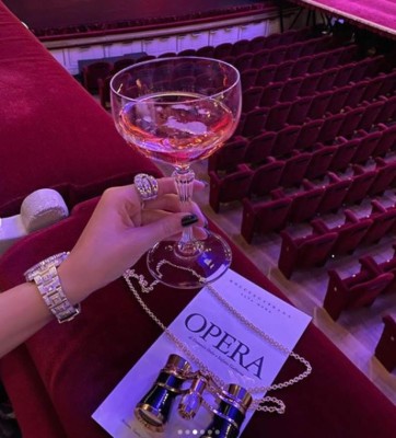 Con luces en el cabello: Georgina Rodríguez, invitada de lujo al desfile de Dolce y Gabbana