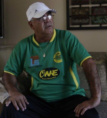 ¡Médico, taxista e ingeniero! La otra profesión de los entrenadores en Honduras