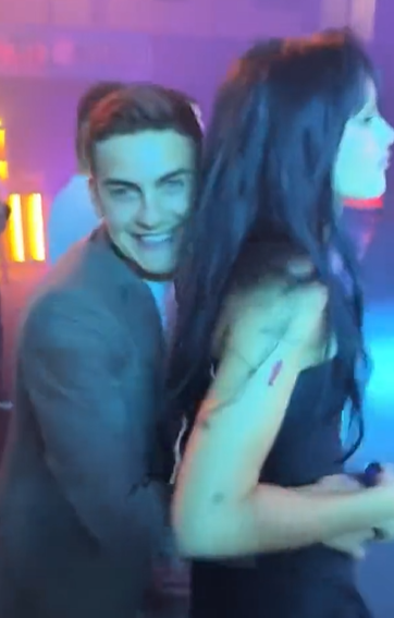 Desatados: así fue la fiesta íntima de los campeones del mundo y Messi llegó vestido con ropa de la selección argentina