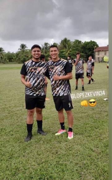 Tremendo beso de Marcelo Pereira en Roatán: Así disfrutaron las vacaciones los futbolistas de Honduras