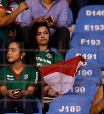 Bellas chicas y gratas sensaciones: ambientazo en el Marathón vs Santos Laguna