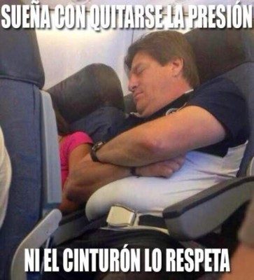Con memes se burlan de la salida del Piojo Herrera