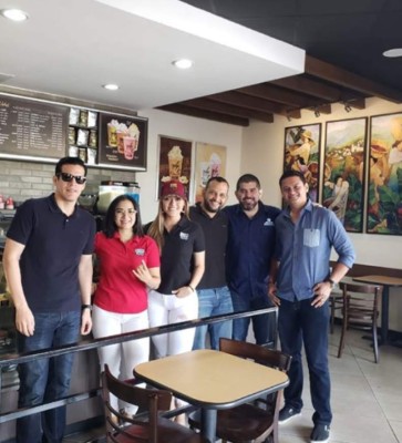 Los famosos de Honduras que son seguidores de Barcelona y Real Madrid