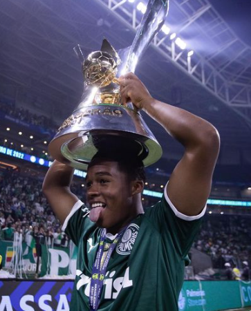 Real Madrid pagó 60 millones por su fichaje, sigue sin marcar un gol en este 2023 y lo manda a terapia