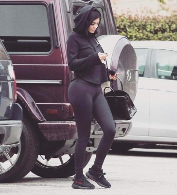 Kylie Jenner, la sexy hermana de las Kardashian adicta a los deportes