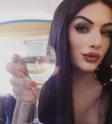 Sigue el escándalo: Aparecen fotos de Icardi junto a una escort transexual; publicó los chats