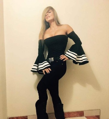 ¿Estrella de cine para adultos es novia de futbolista?