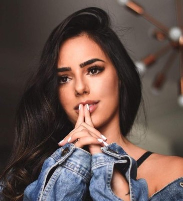 Así es Bruna Biancardi, la preciosa brasileña que veranea con Neymar en las playas de Ibiza