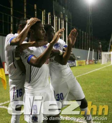 Olimpia pega primero al Real España y en el estadio Morazán