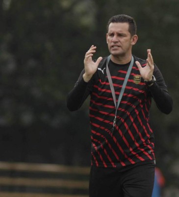 De fracaso en fracaso: 15 técnicos en Real España solo han dejado cuatro títulos en 14 años