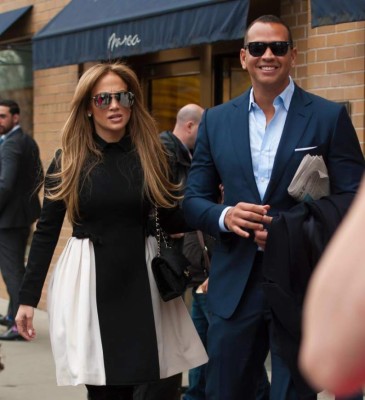 Bellezas muy famosas que no se resistieron y cayeron en los brazos de deportistas