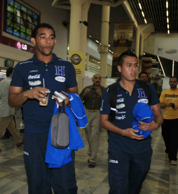 Selección de Honduras viaja a Houston a partido amistoso ante Perú.