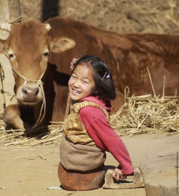 REPORTAJE: La increíble historia de una niña china, sin piernas y campeona de natación