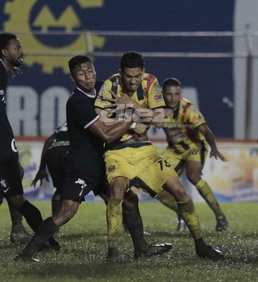 NO VISTE EN TV: Lluvia, mujeres lindas y susto en La Ceiba