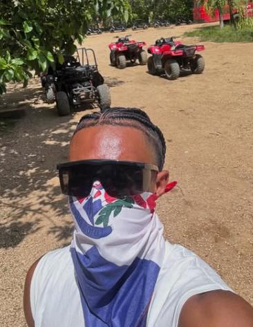 Bonitas vacaciones: futbolistas del Barcelona fueron captados a bordo de un yate lleno de mujeres