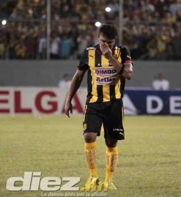 Inolvidable despedida de un ídolo Carlos Pavón