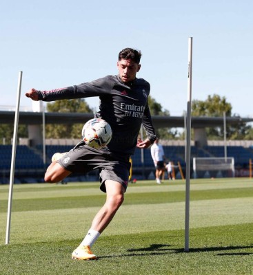 Con tres nuevos integrantes y un gran ausente: Así fue el regreso a los entrenamientos del Real Madrid