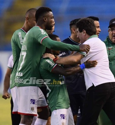 Héctor Vargas pierde la cabeza y es expulsado; la tristeza de Maldonado y los contratistas en el Olímpico