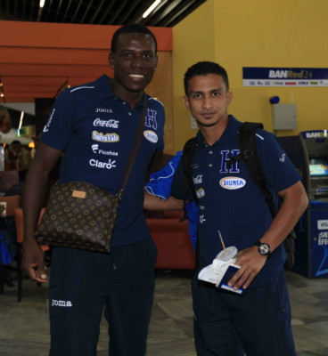 Selección de Honduras viaja a Houston a partido amistoso ante Perú.