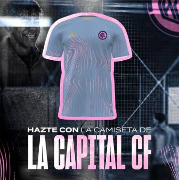 Camiseta oficial del equipo presidido por Lamine Yamal.