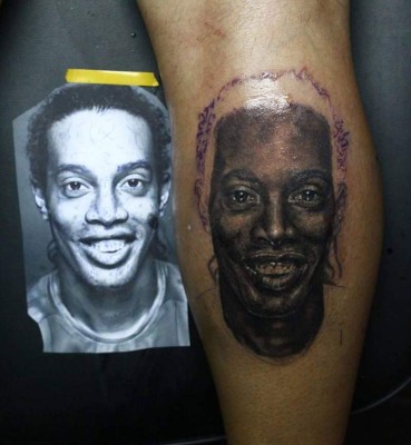 ¡LOCURA! Los estupendos tatuajes dedicados al astro brasileño, Ronaldinho