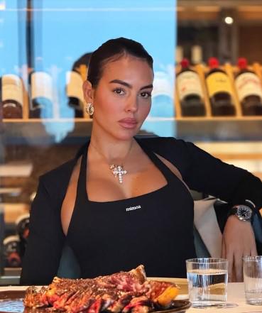 Georgina construyó un imperio bajo su propio nombre: revelaron su increíble fortuna