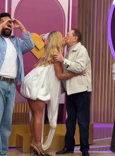 La novia de Vinicius sorprende besando a otro hombre en el cierre de su programa: así reaccionó el brasileño