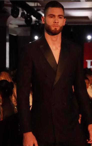 Futbolista y modelo hondureño: Enrique Facusé, portero del Motagua, sorprende debutando en desfile de modas