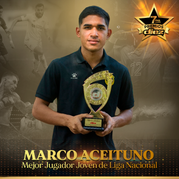 La joyita Marco Aceituno del Real España recibió el premio de Mejor Jugador Joven del 2022