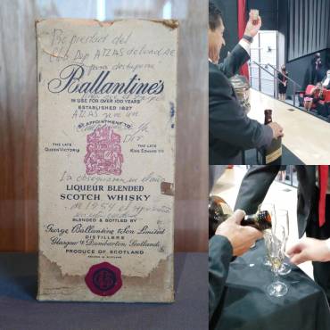 Momento histórico: así abrió el Atlas la botella de whisky después de guardarla por 67 años tras ser campeón