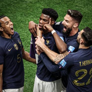 Tchouaméni marcó un golazo ante los ingleses. Brutal remate de larga distancia.