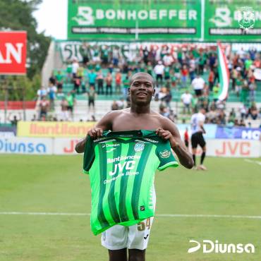 Las promesas que iluminan la Liga Nacional y que esperan convertirse en figuras: dos que ya brillan con 17 años