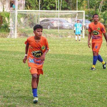 Luis Torres, el niño de 14 años que sorprende con su talento en la Segunda División de Honduras y advierte: “Tengo los cojones”