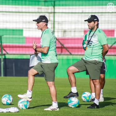 Pablo Lavallén ya tomó la batuta del Marathón de cara al Apertura 2025.