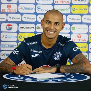 Diego Ledesma firmó por un año con Motagua.