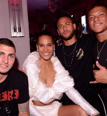 ¿Quién es la linda morena? Los cracks del PSG y la fiesta de cumpleaños que hicieron a la supermodelo&nbsp;&nbsp;