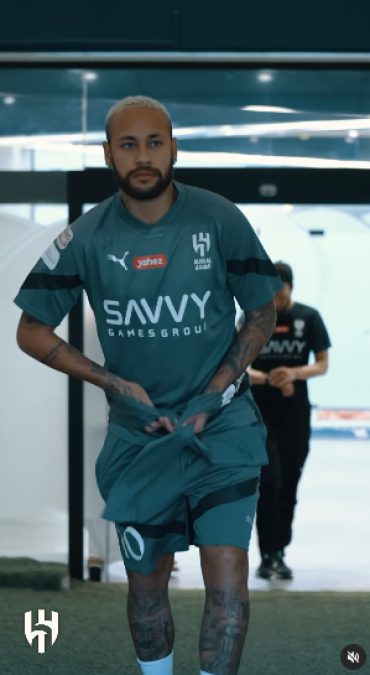 Neymar volvió a entrenar con el Al Hilal de Arabia y todos hablan de lo mismo: “Se convirtió en mi tío Paco de 58 años”