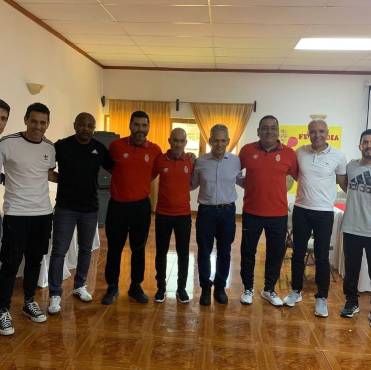 Reinaldo Rueda sorprende con su visita a equipo de la Liga Nacional previo a su partido de la octava jornada