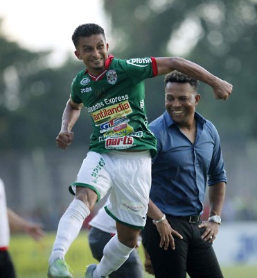 Las imágenes que no viste del clásico Marathón-Olimpia