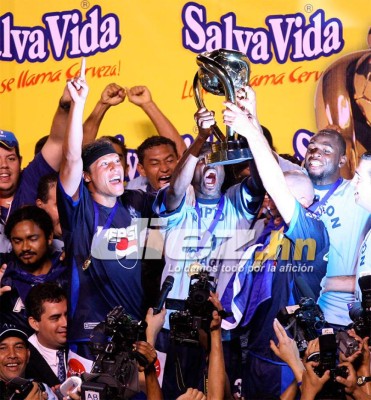 Imágenes de las últimas finales entre Olimpia y Motagua