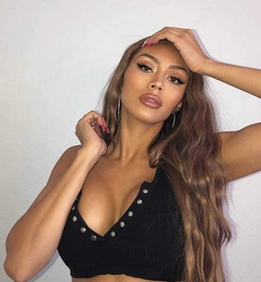 Así es Montana Yao, la modelo que provocó la brutal pelea entre dos jugadores